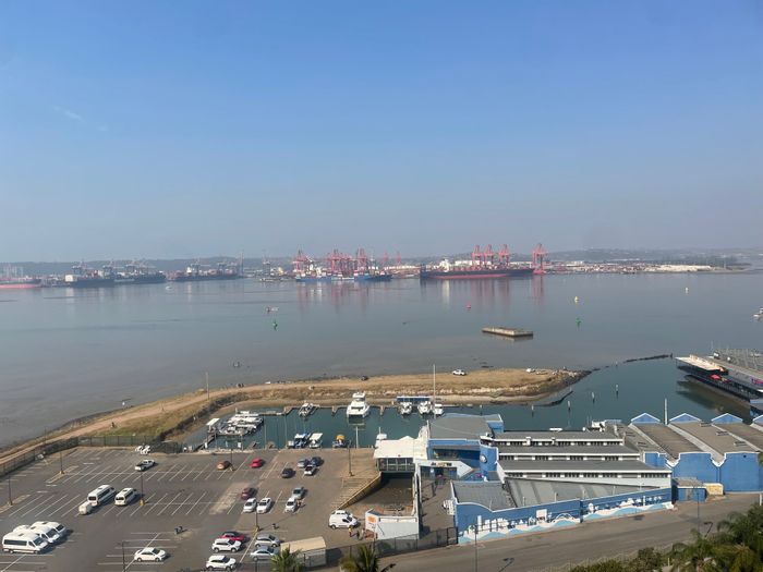 3-Bedroom Apartment For Sale in Durban Central with Harbor Views and 24-Hour Security.