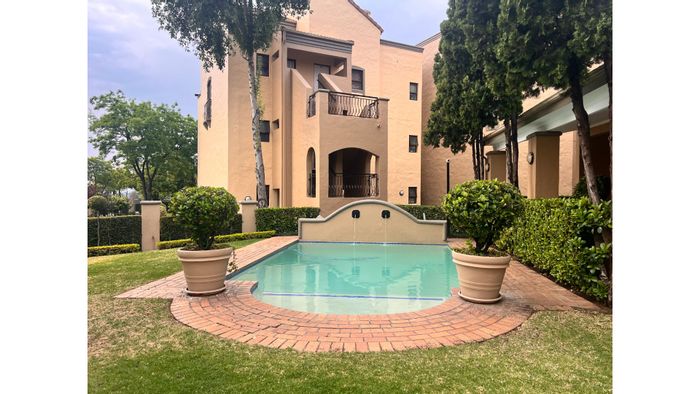 Lonehill Apartment For Sale: Ground-floor studio, private garden, clubhouse, pool access.