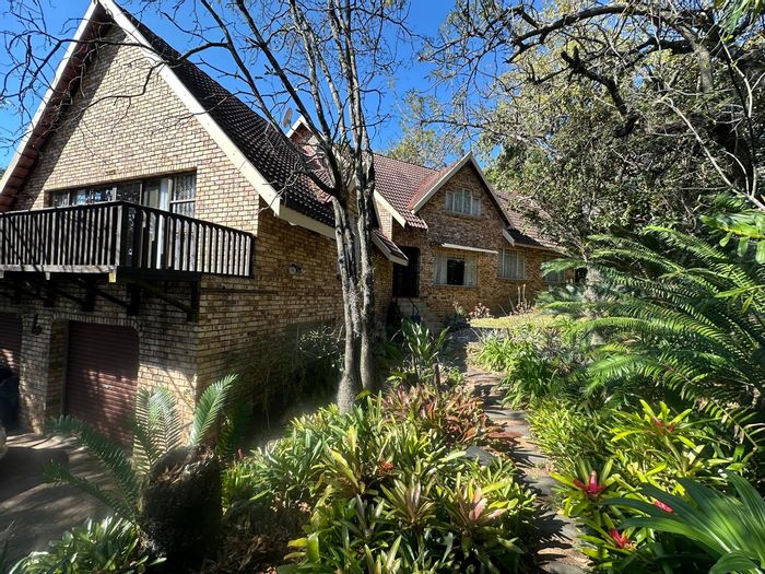 For Sale: Spacious 4-Bedroom House in Sonheuwel Ext 1 with Lush Garden.