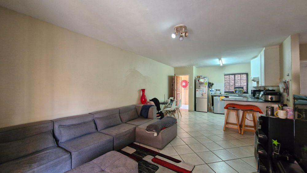 Open plan lounge and kitchen