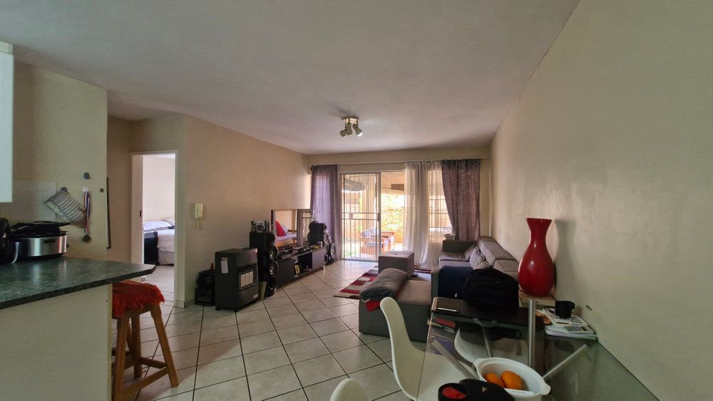 Open plan lounge and kitchen