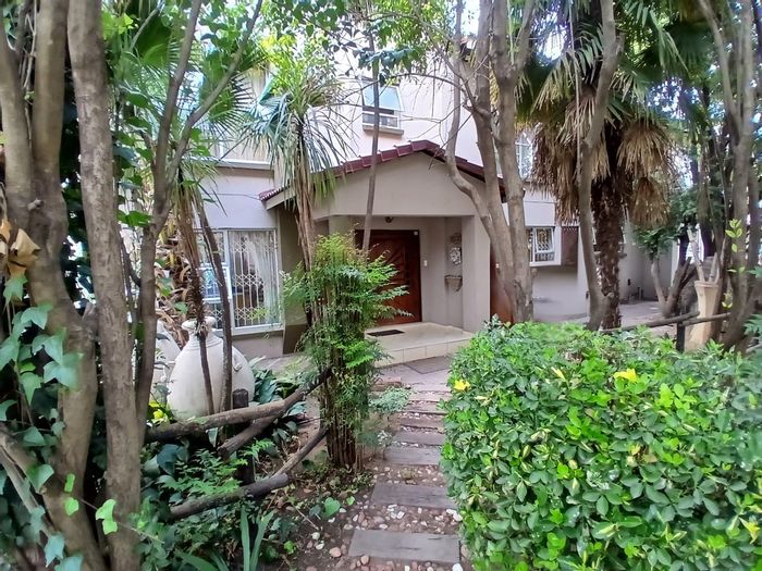 Vaalpark Penthouse For Sale: River views, private Jacuzzi, and exclusive amenities await.