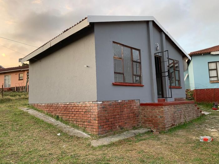 Ginsberg House For Sale: 2 beds, 1 bath, updated systems, 4 parking spaces.