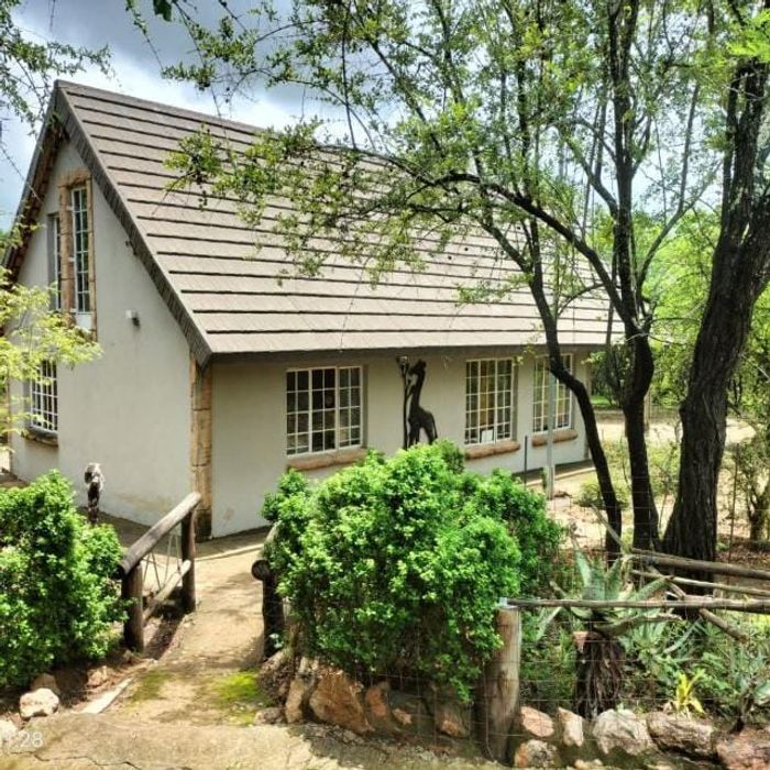 House for Sale in Marloth Park Central: 2 beds, splash pool, outdoor lapa.