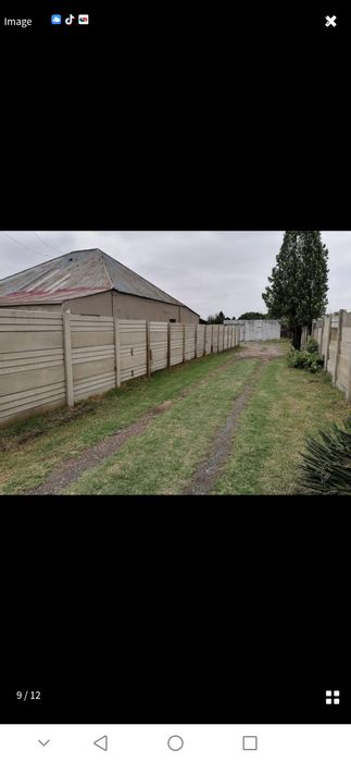 New Bethal East House For Sale: Spacious yard, ideal for investors, 2 beds, 1 bath.