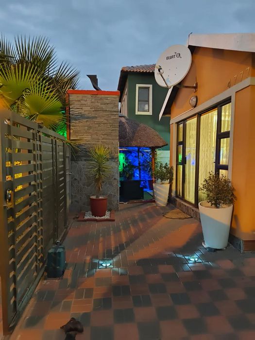 For Sale: 3-Bedroom House in Leopard's Rest Security Estate with Lapa and 24-Hour Security.