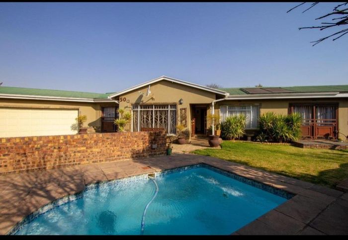 Heidelberg Central House For Sale: 3 beds, heated pool, Lapa, double garage.