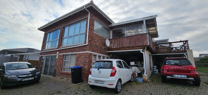 Wavecrest House For Sale: 5 bedrooms, garden flat, spacious living, rental potential.