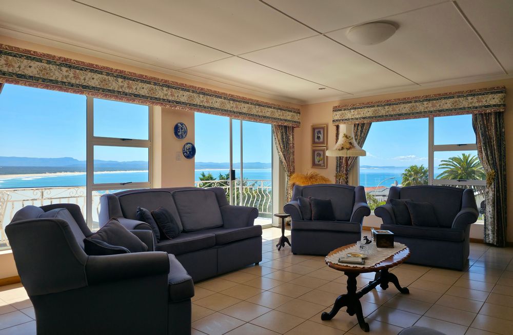 Light & bright living areas