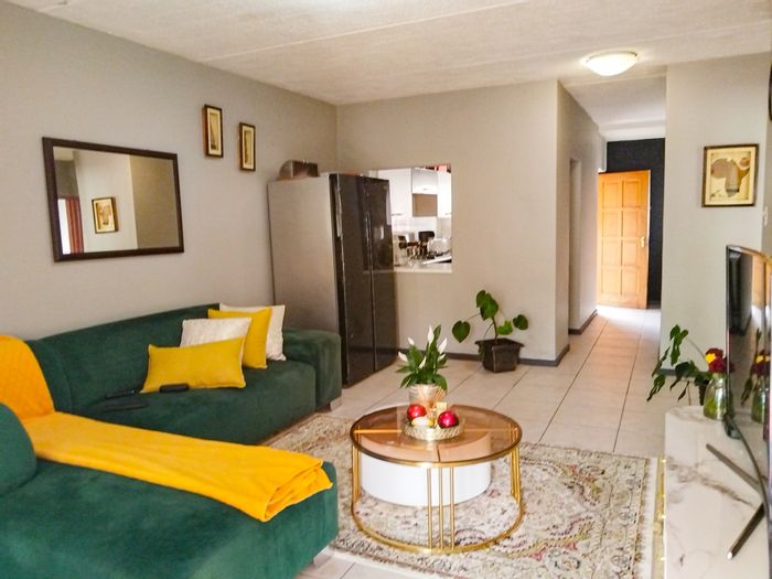 2-Bedroom Apartment For Sale in Buccleuch with garden, secure access, and parking.