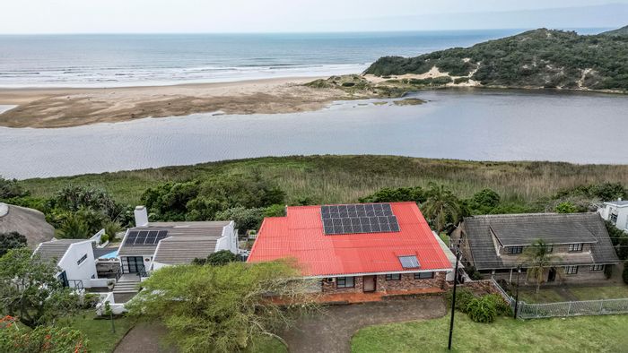 Cintsa East House For Sale: Ocean views, plunge pool, solar power, home office.