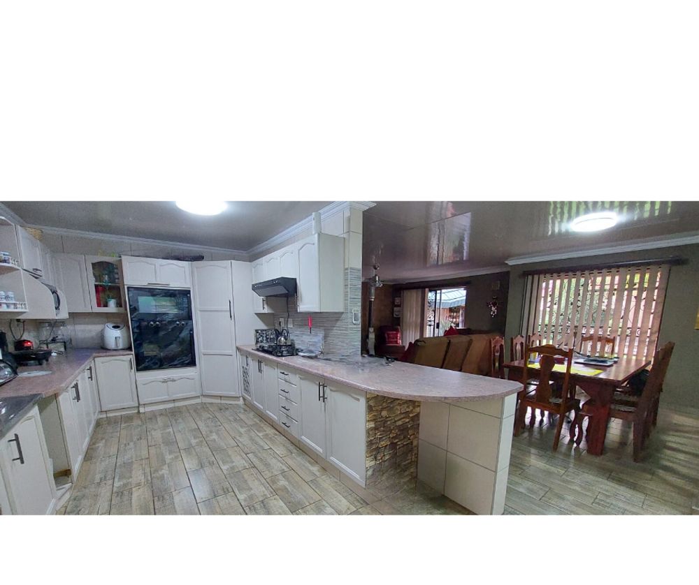 Dining room & kitchen