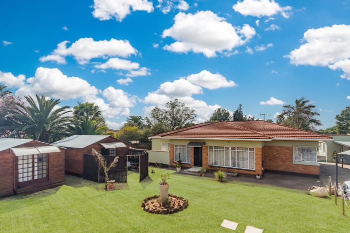 Kenmare House For Sale: 4 Beds, Income Cottages, Pool, Large Garden, Auction.