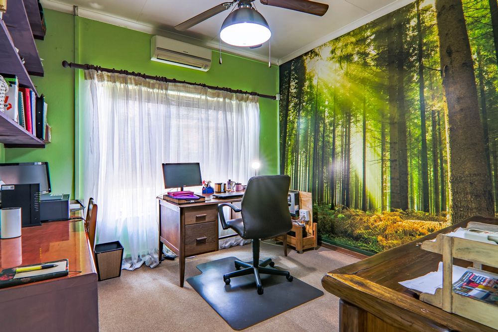 Main house bedroom 2