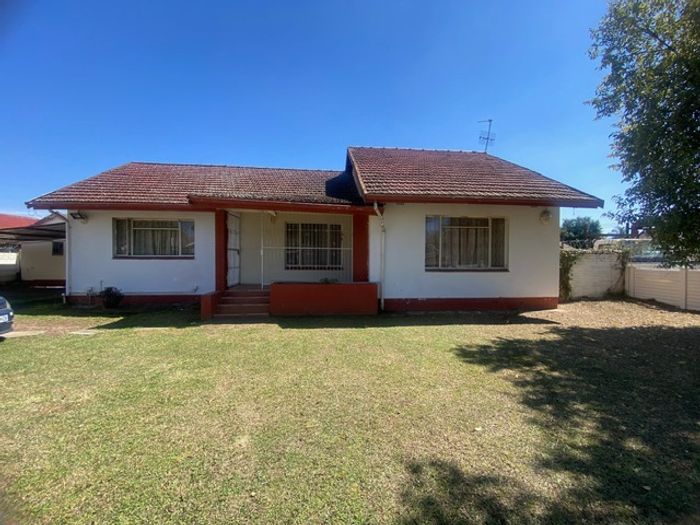 3 Bedroom House For Sale in Scottsville with Income Potential and Spacious Yard.