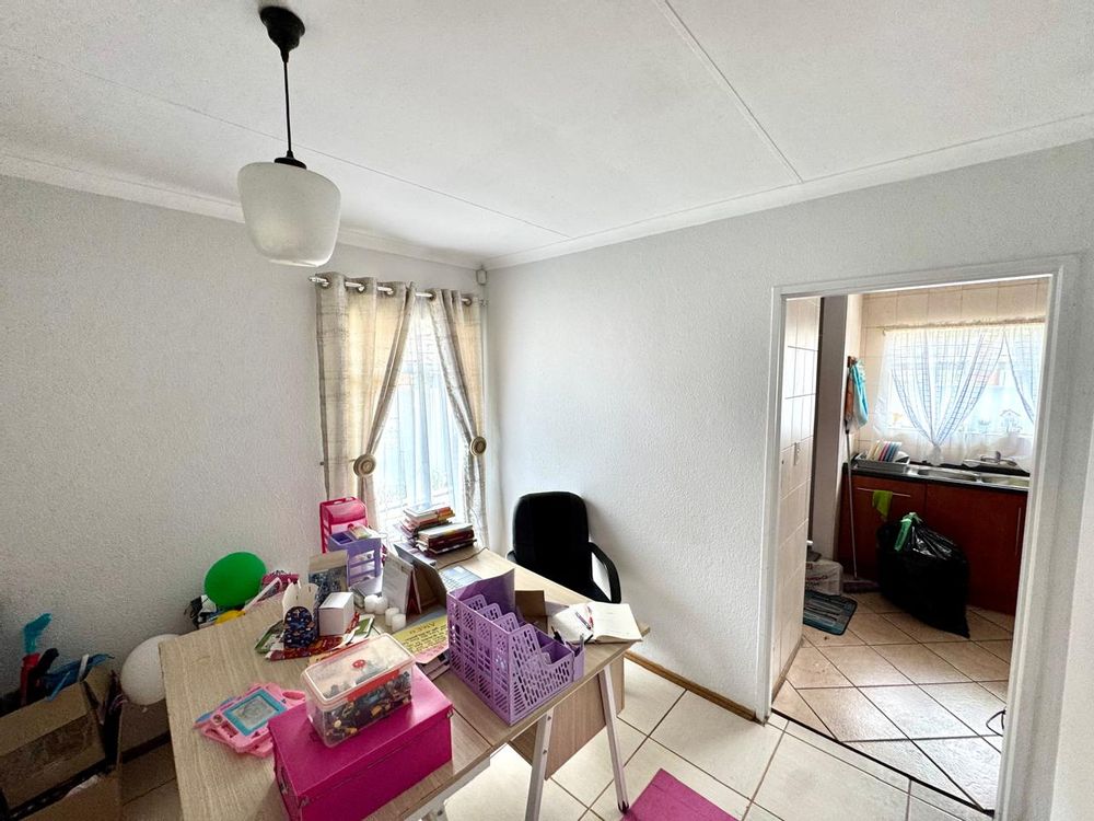 Extra living area/Study