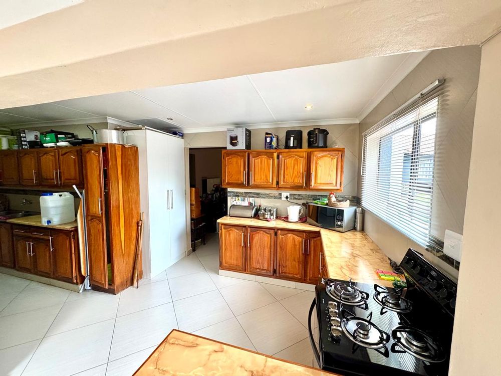Open plan kitchen of the flat