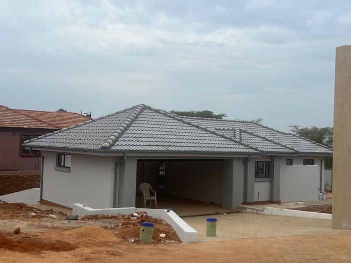 For Sale: House in Klerksoord with 3 bedrooms, private garden, open-plan living.