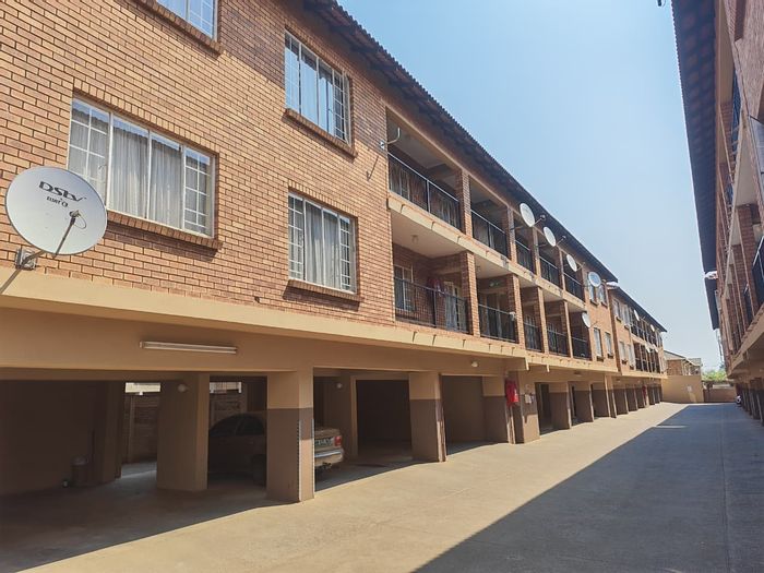 2-Bedroom Apartment For Sale in Rustenburg Central, near schools and shopping.