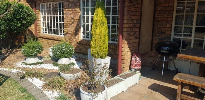 For Sale: 2-bed, 2-bath unit in Sunair Park Retirement Village with garage.