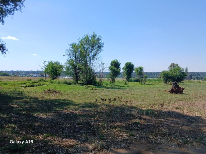 Vaalpark For Sale: Vacant Residential Land, 1995 m² for your dream home or investment.