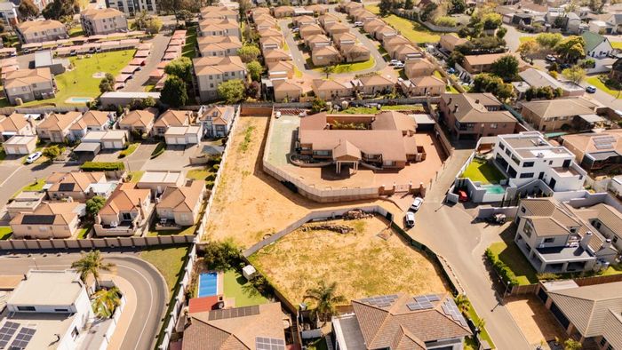 Vacant Land Residential in Vredekloof Heights For Sale: 786 SQM, secure estate, mountain views.