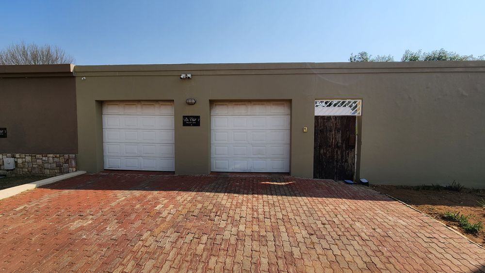 Driveway with 2 garages