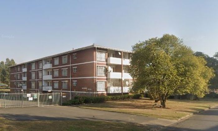 1-Bedroom Flat in Pelham To Rent with Balcony and Prepaid Electricity.