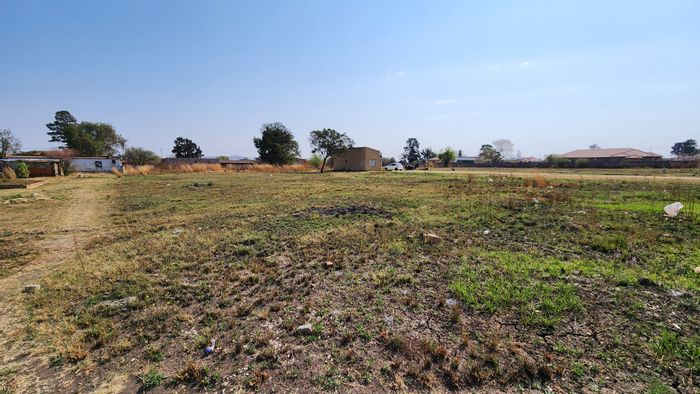 Jameson Park For Sale: 1651m² Vacant Residential Land, prime location near R42 access.