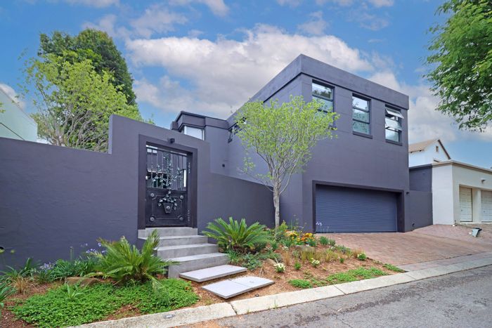 Kyalami Estates House For Sale: 3 beds, pool, inverter, near bird sanctuary.