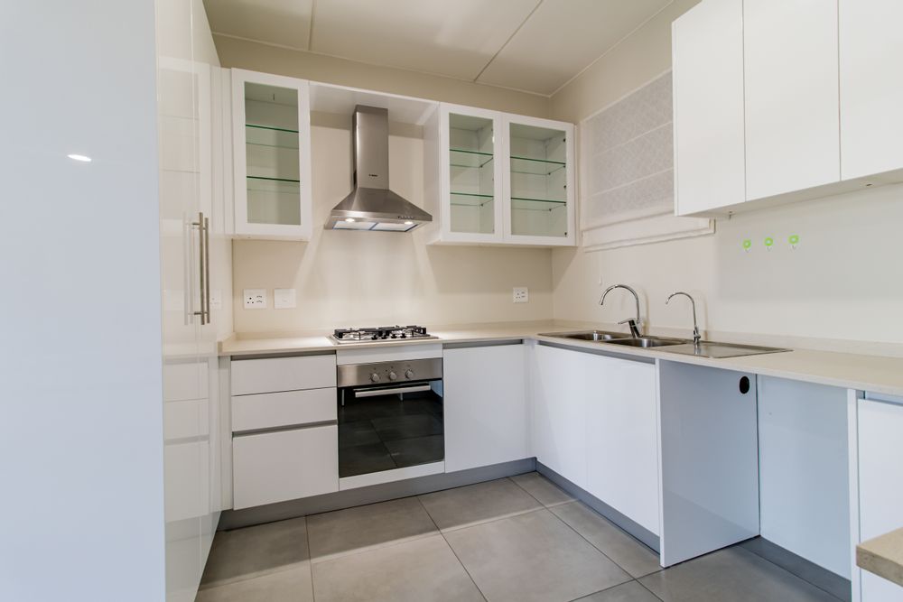 Well designed kitchen, plumbed for two undercounter appliances.