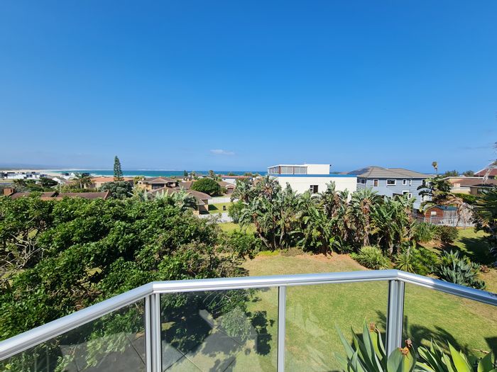 Wavecrest House For Sale: 5 beds, sea views, flatlets, 3 garages, spacious family room.