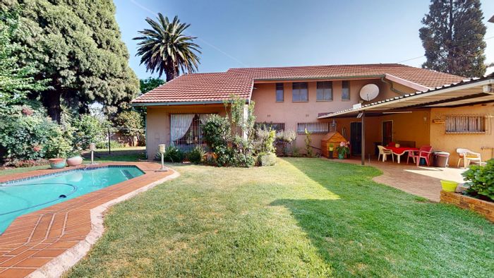 Witfield House For Sale: Spacious family home with pool, lapa, and borehole.