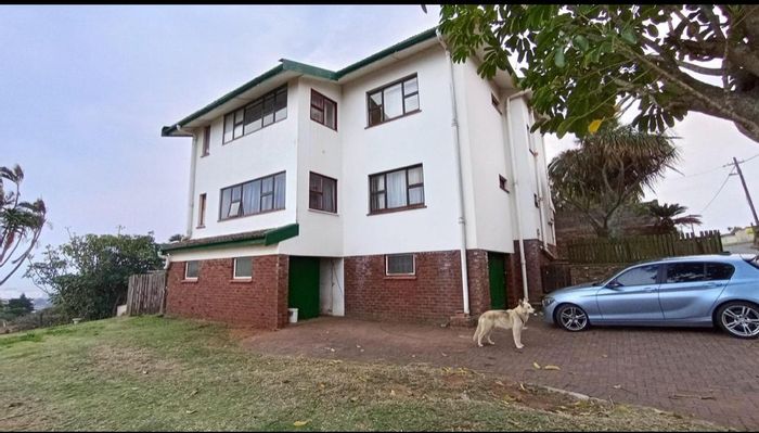 For Sale: 4-bedroom house in Bluff with granny flat and ample parking.