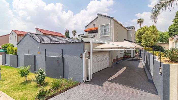 For Sale: House in Dowerglen Ext 3 with 3 beds, flatlet, and security features.