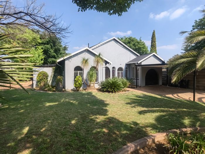 Ferryvale House For Sale: 3 beds, pool, garage, near Spar. Ideal starter home.