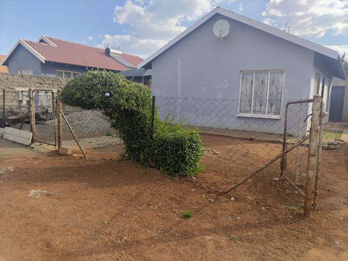 For Sale: House in Boitekong with rental rooms, close to amenities.