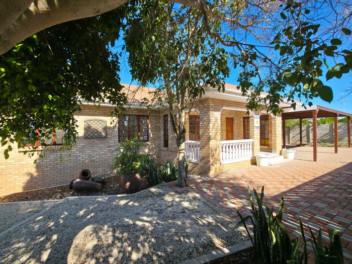 Wavecrest House For Sale: 3 beds, 2.5 baths, garages, sea views, near amenities.