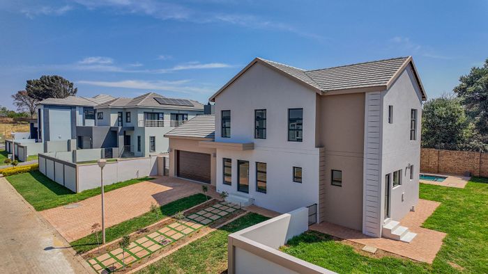 For Sale: House in Blue Hills with 4 bedrooms, staff room, and security.