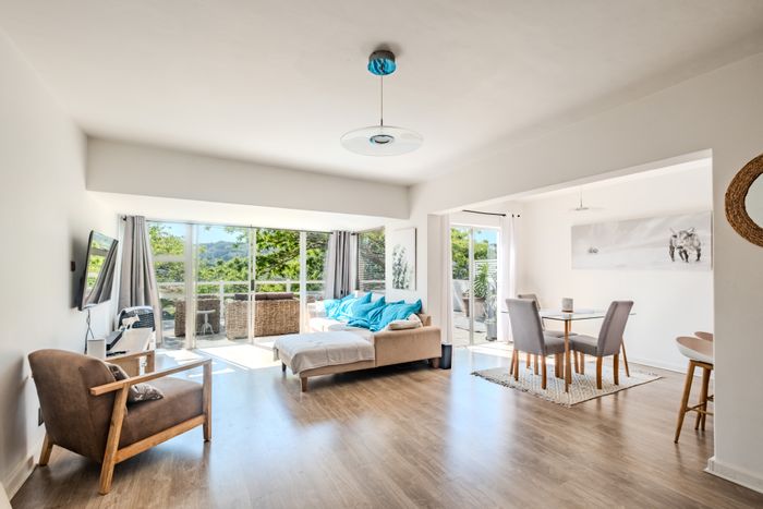 Sunningdale Townhouse For Sale: 3 beds, pool, pet-friendly, secure complex living.