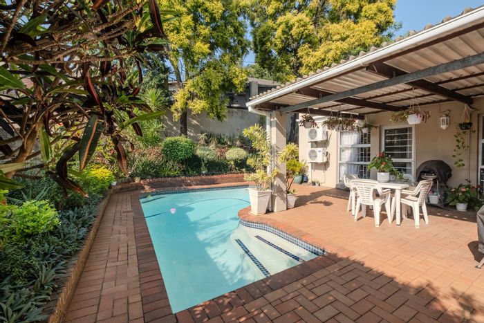 For Sale: House in Sunningdale with pool, garage, and close to amenities.