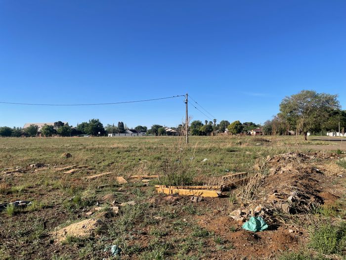 For Sale: 2,437 m² Vacant Land in Sonland Park with approved building plans.