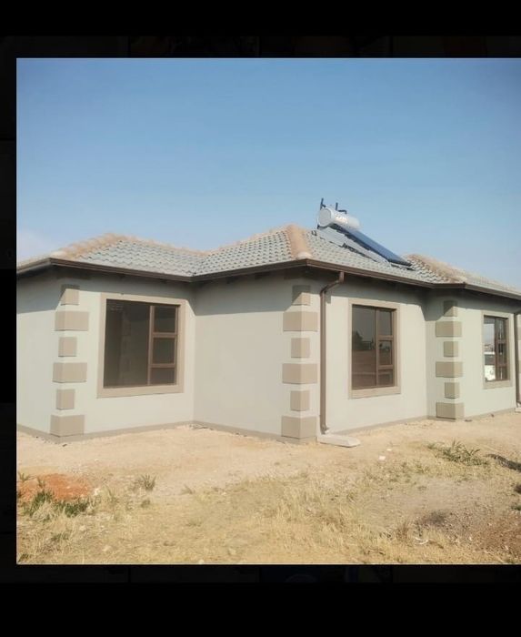 Selcourt House For Sale: 3 Bedrooms, 2 Bathrooms, Kitchen, Lounge, 2 Parking Spaces.