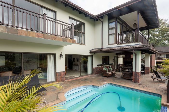 For Sale: 5-bedroom house in Selborne Golf Estate with pool and golf access.