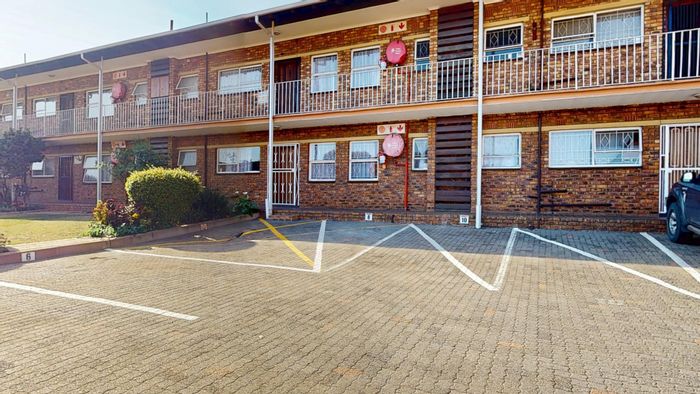 3-Bedroom Flat with 2 Garages in Secure Albemarle Complex For Sale