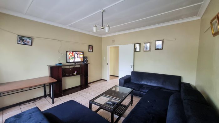 For Sale: 2-Bedroom Apartment in Parkhill Gardens with Balcony and Garage.
