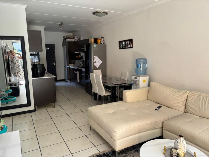 For Sale: Townhouse in Greenstone Gate with 3 beds, private garden, and 24-hour security.