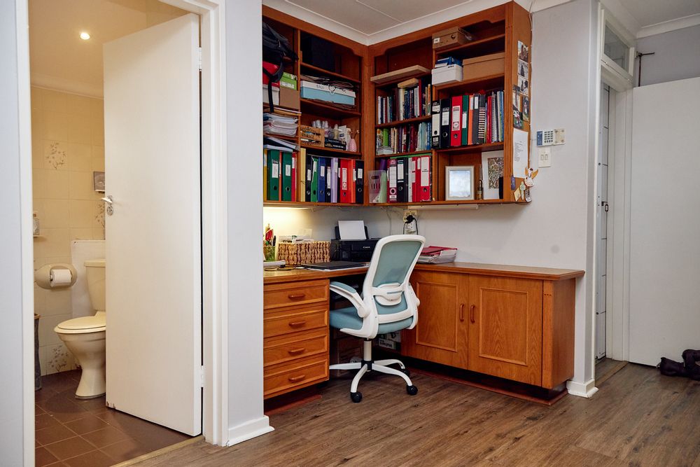 Upstairs study/office