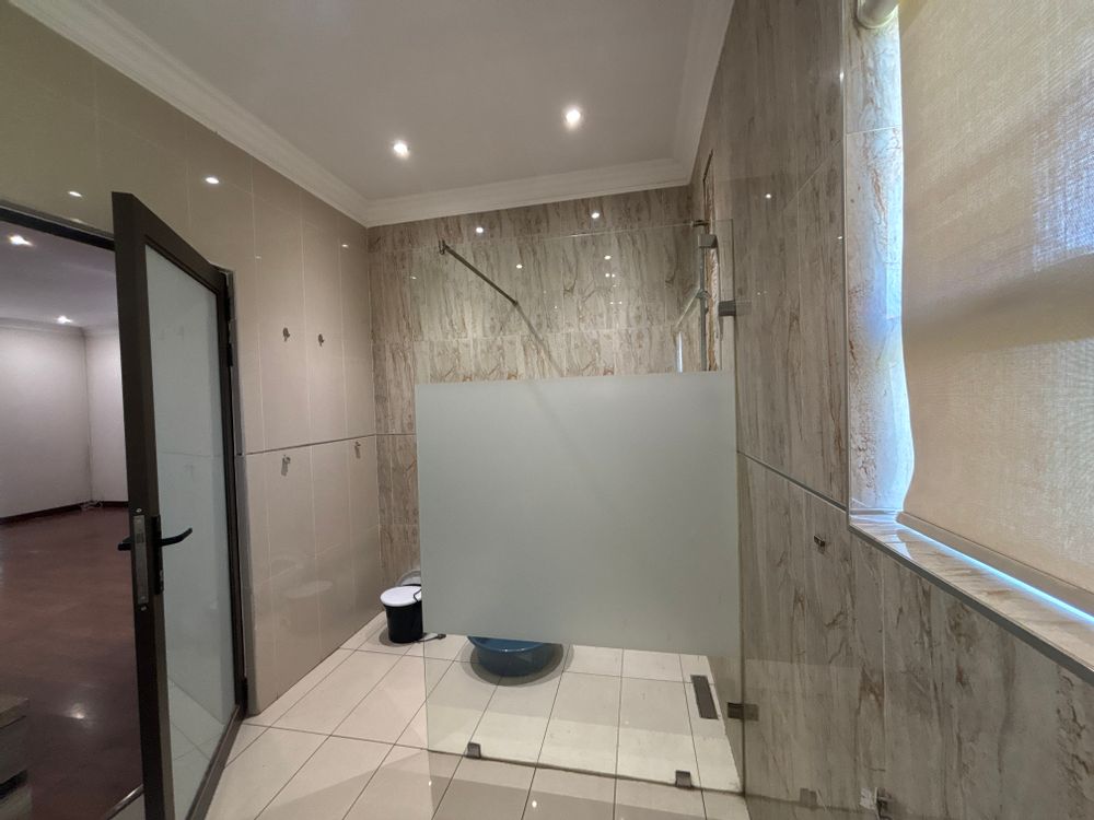 Main bedroom - en suite