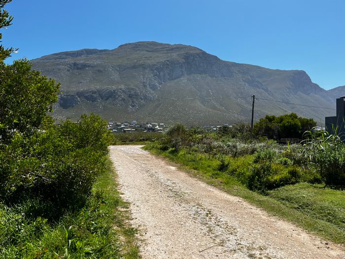 Vacant Land for Sale in Bettys Bay Central: 600sqm near Grootvlei Lake.